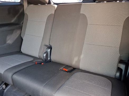 Used 2023 Chevrolet Traverse LT FWD image 8