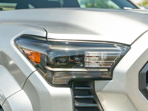 Used 2024 Toyota Tacoma SR5 AWD/4WD image 16