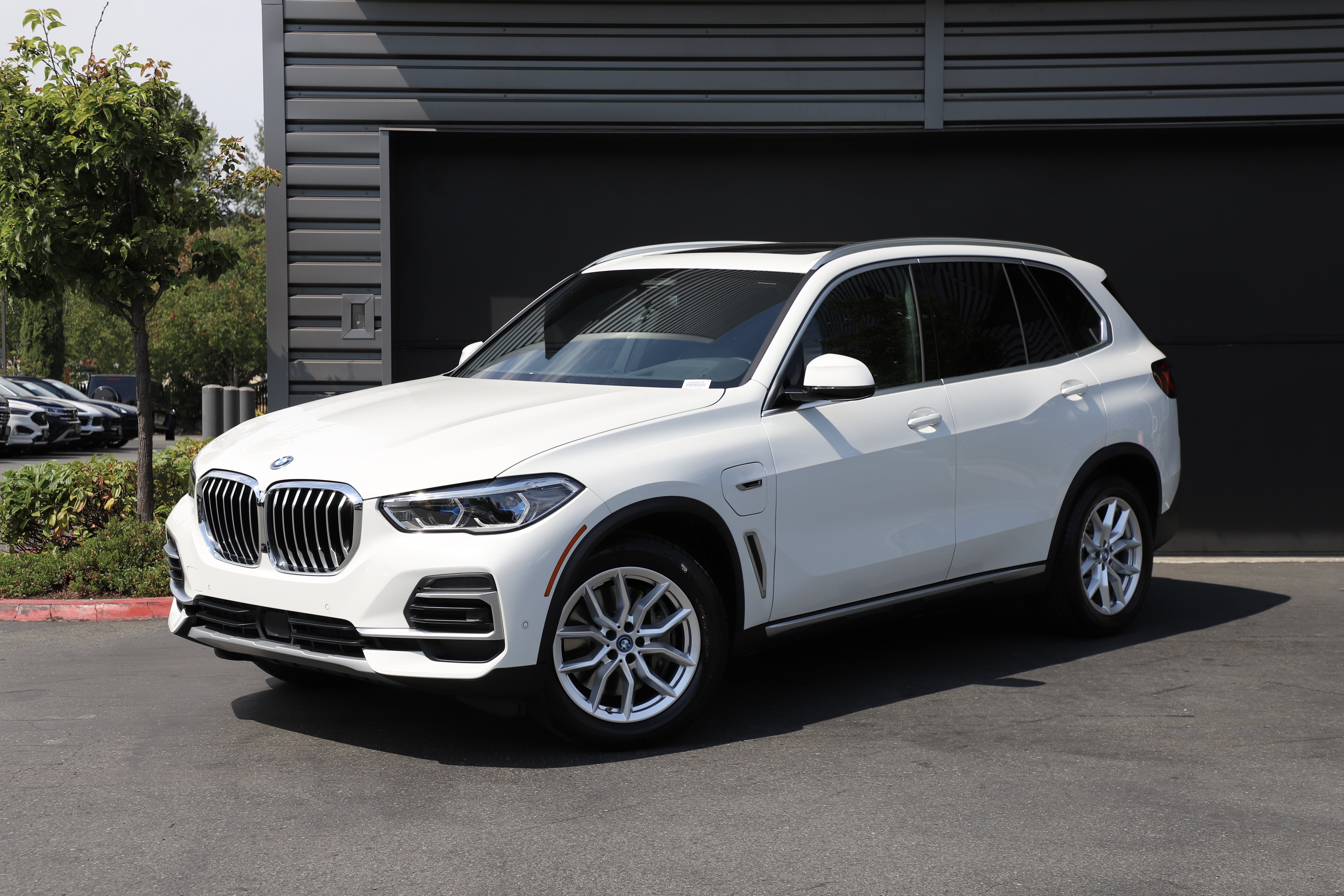Used 2023 BMW X5 xDrive45e w/ Executive Package AWD/4WD image 1