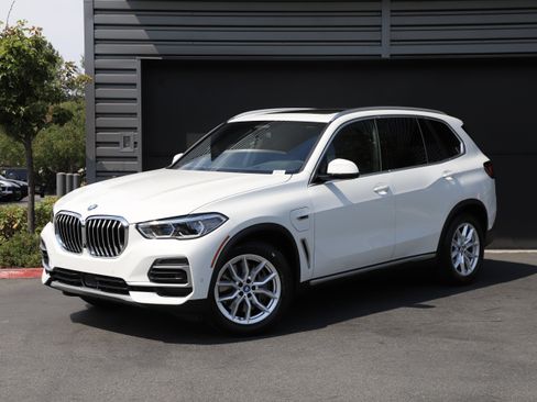 Used 2023 BMW X5 xDrive45e w/ Executive Package AWD/4WD image 1