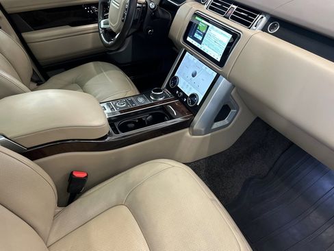 Used 2020 Land Rover Range Rover HSE image 32