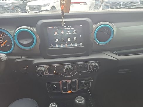 Used 2021 Jeep Wrangler Unlimited Sahara w/ Cold Weather Group image 8