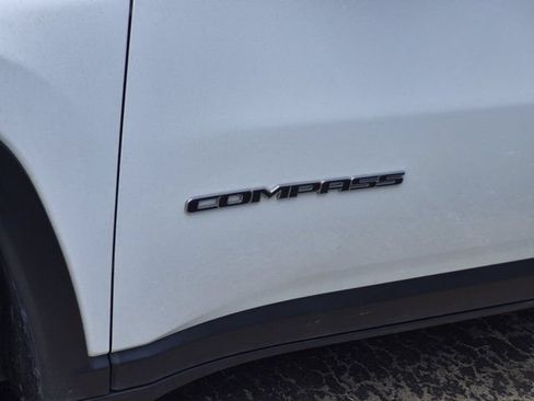 Used 2024 Jeep Compass Latitude AWD/4WD image 6
