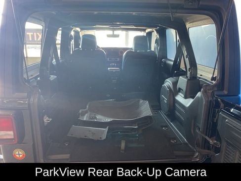 Used 2018 Jeep Wrangler Unlimited Rubicon image 21