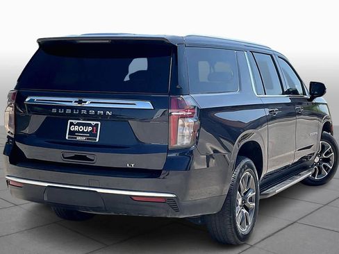 Used 2023 Chevrolet Suburban LT w/ Luxury Package image 13