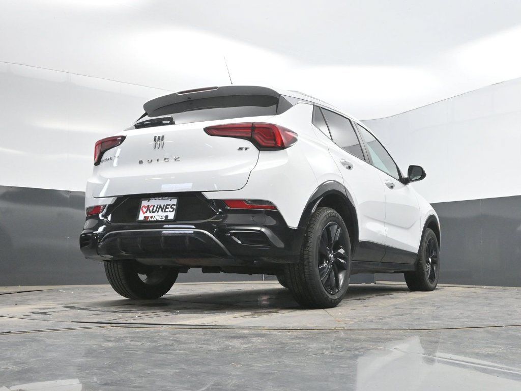 Used 2024 Buick Encore GX Sport Touring FWD image 37