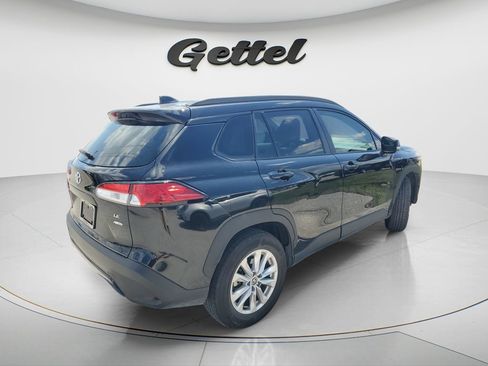Used 2023 Toyota Corolla Cross LE w/ Moonroof Package image 3