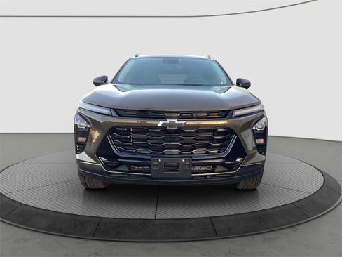 Used 2024 Chevrolet Trax ACTIV image 2