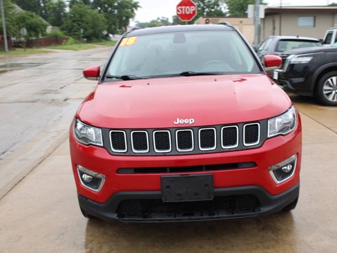 Used 2018 Jeep Compass Limited w/ Navigation Group AWD/4WD image 3