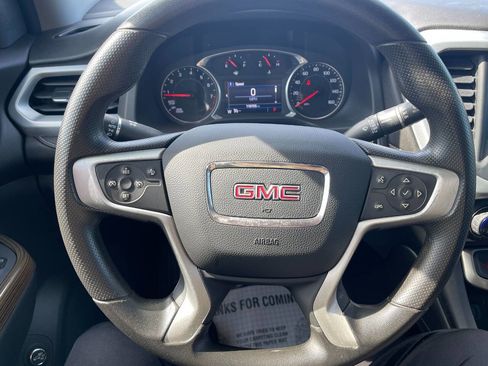 Used 2021 GMC Acadia SLE w/ Driver Convenience Package image 18