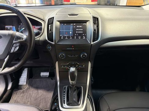 Used 2017 Ford Edge SEL w/ Equipment Group 201A FWD image 19