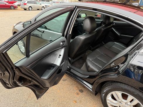 Used 2010 Nissan Altima 2.5 SL w/ Technology Pkg image 12