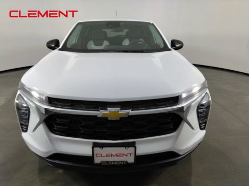 Used 2024 Chevrolet Trax LS FWD image 6