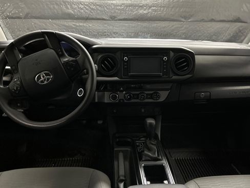 Used 2018 Toyota Tacoma SR w/ SR Convenience Package image 11