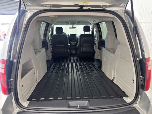 Used 2009 Dodge Grand Caravan SE image 13