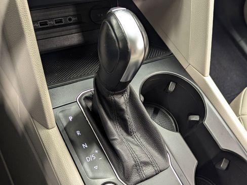 Used 2020 Volkswagen Atlas SE w/ Panoramic Sunroof Package image 14