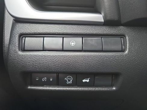 Used 2026 Nissan Rogue SV image 10