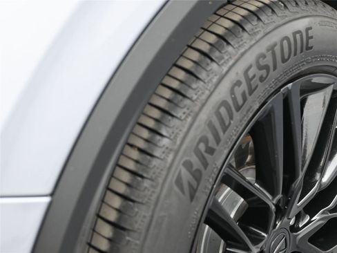 Used 2024 Acura MDX SH-AWD w/ Advance Package image 12