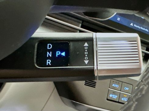Used 2024 Hyundai Kona SEL FWD image 25