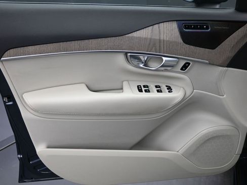 Certified 2023 Volvo XC90 B6 Plus w/ Protection Package Premier image 5