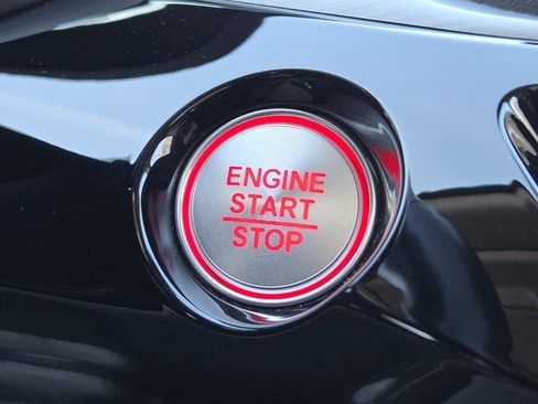 Used 2023 Acura MDX SH-AWD w/ Technology Package image 19