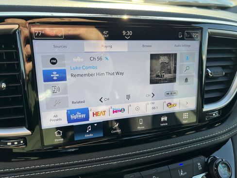 New 2026 Chrysler Pacifica Select image 24