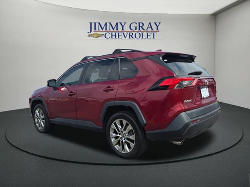 Used 2021 Toyota RAV4 XLE Premium AWD/4WD image 3