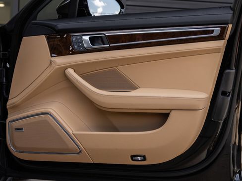 Certified 2023 Porsche Panamera 4 Platinum Edition AWD/4WD image 45