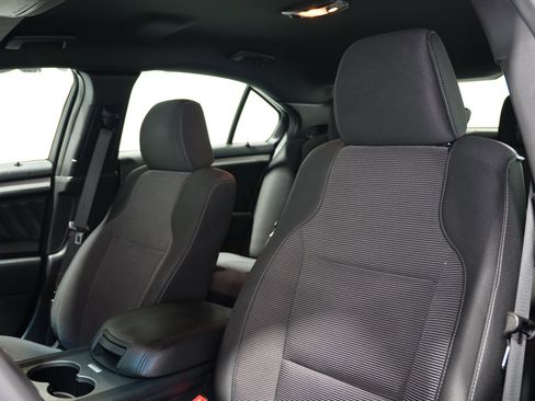 Used 2018 Ford Taurus SEL image 15