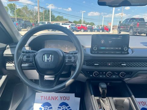 Used 2025 Honda Accord SE image 31