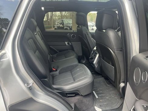 Used 2019 Land Rover Range Rover Sport HST image 13
