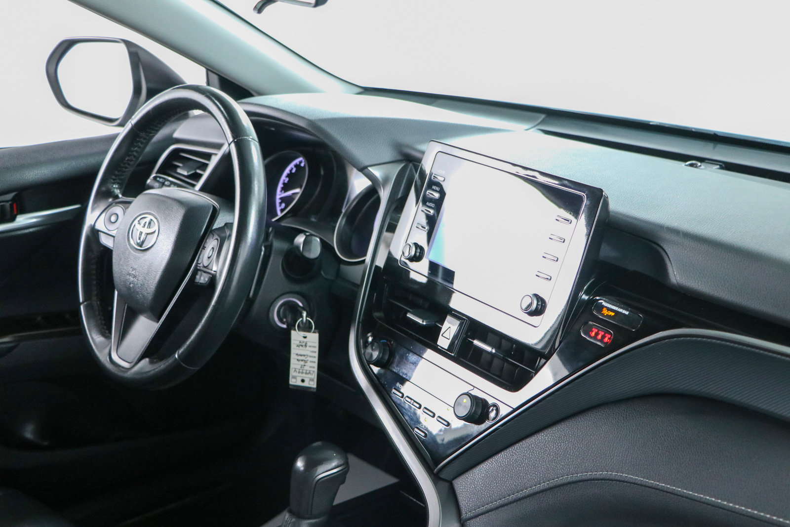 Used 2023 Toyota Camry SE FWD image 25