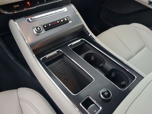 New 2026 Lincoln Aviator Premiere image 20