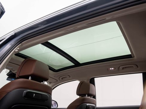 Certified 2025 BMW X7 xDrive40i w/ Premium Package image 19