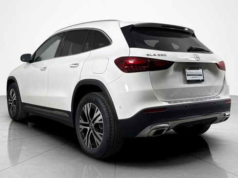 Used 2025 Mercedes-Benz GLA 250 image 3
