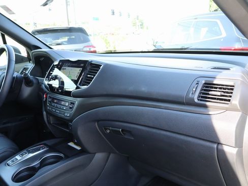 Used 2023 Honda Passport TrailSport image 9