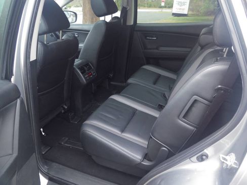 Used 2010 MAZDA CX-9 Touring w/ Moonroof & Bose Audio Pkg image 18