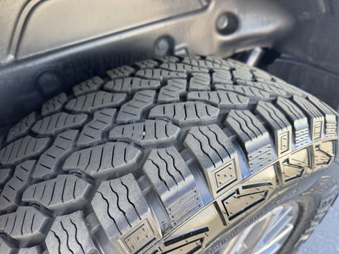 Used 2024 Jeep Wrangler Sahara w/ Safety Group image 13