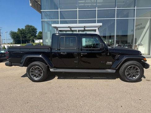 Used 2021 Jeep Gladiator Overland w/ Uconnect 4C Nav & Sound Group AWD/4WD image 2