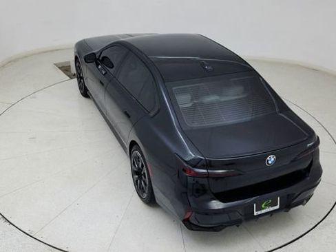 Used 2026 BMW 740i w/ Premium Package RWD image 84