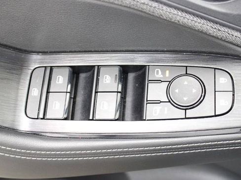 Certified 2022 Nissan Rogue SV FWD image 17