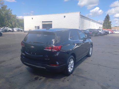 Used 2023 Chevrolet Equinox LT w/ Driver Convenience Package image 3