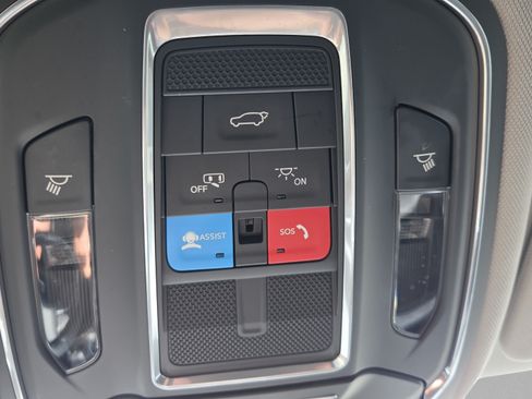 Used 2021 Jeep Grand Cherokee L Limited AWD/4WD image 30