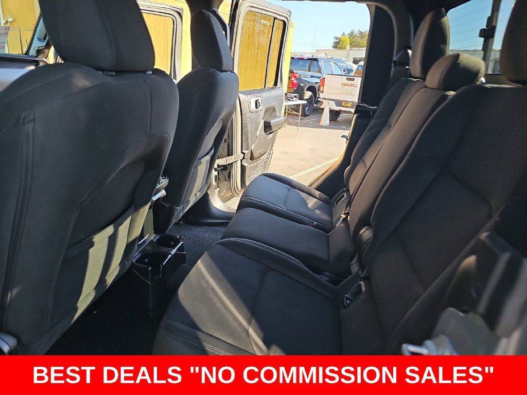 Used 2022 Jeep Gladiator Sport AWD/4WD image 13