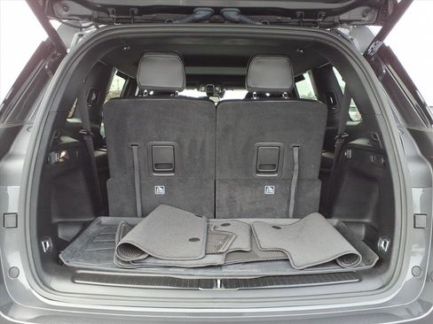 Used 2024 Jeep Grand Cherokee L Altitude image 21