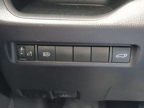 Used 2019 Toyota RAV4 XLE Premium w/ Carpet Mat Package image 20