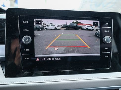 New 2025 Volkswagen Taos SE image 39