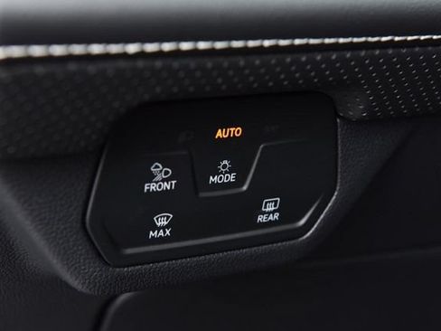 Certified 2026 Volkswagen Atlas Cross Sport SE AWD/4WD image 11