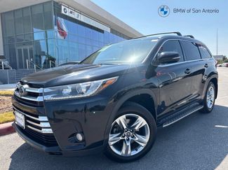 Used 2017 Toyota Highlander Limited FWD video 1