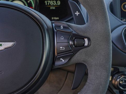 Used 2023 Aston Martin V8 Vantage Coupe image 25